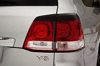 Накладки на задние фонари (реснички) для Toyota LC 200 (2007-2011)