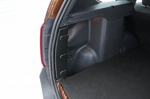 Накладки на боковые стойки багажника для Renault Duster (2015-н.в.) - 1