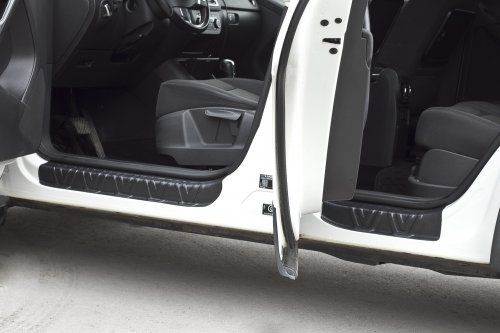 Накладки на внутренние пороги дверей для Volkswagen Tiguan (2011-2015) - 1