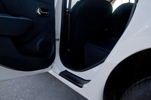 Накладки на внутренние пороги дверей (4шт) для Renault Sandero II (2014-2018 ) дорестайлинг - 1