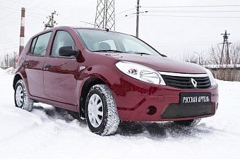 Зимняя заглушка решетки переднего бампера для Renault Sandero (2009-2013)